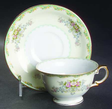 V2115 Footed Cup & Saucer Set