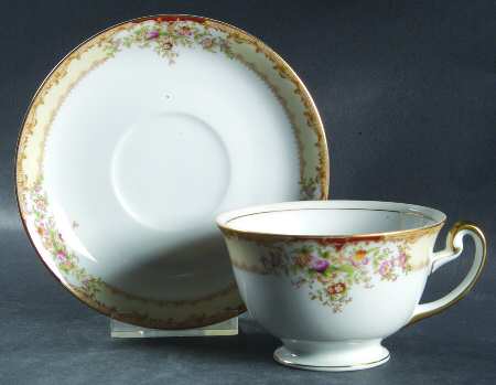 V2156 Footed Cup & Saucer Set