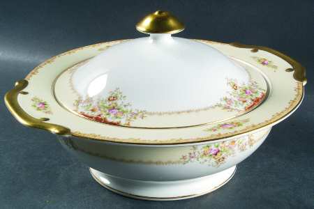 V2156 Round Covered Vegetable by Meito