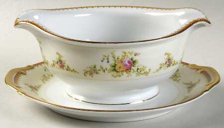 V2159 Gravy Boat with Attached Underplate