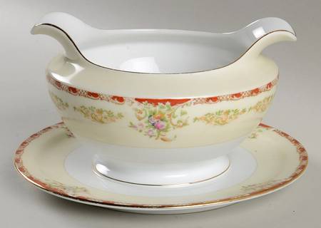V2163 Gravy Boat with Attached Underplate