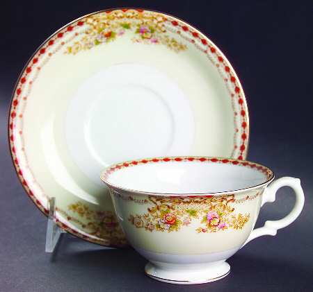 V2383 Footed Cup & Saucer Set