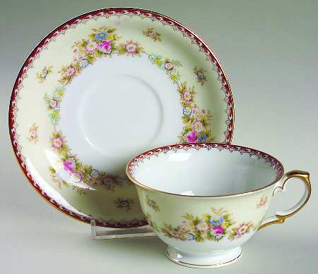 V2389 Footed Cup & Saucer Set