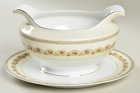 V2405 Gravy Boat with Attached Underplate