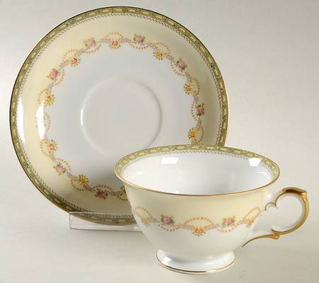 V2405 Footed Cup & Saucer Set