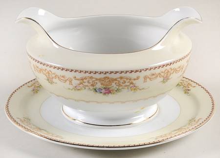 V2563 Gravy Boat with Attached Underplate