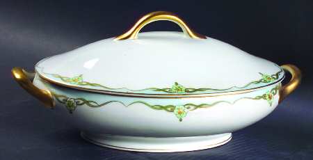 Vendome Oval Covered Vegetable