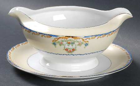 The Vernon Gravy Boat with Attached Underplate