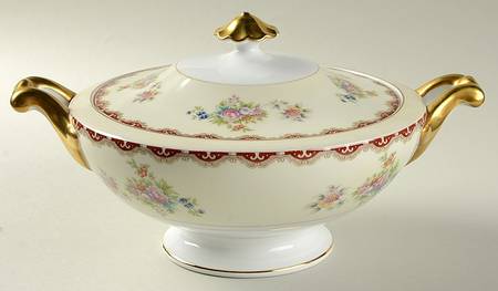 Versailles (James) Round Covered Vegetable by Meito