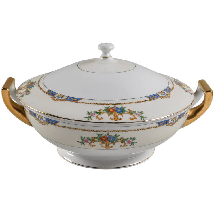 Warren Round Covered Vegetable by Meito