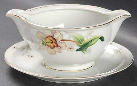 Wildwood (1-2" Rim, Ivory) Gravy Boat with Attached Underplate