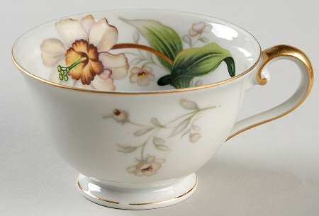 Wildwood (1-2" Rim, Ivory) Footed Cup