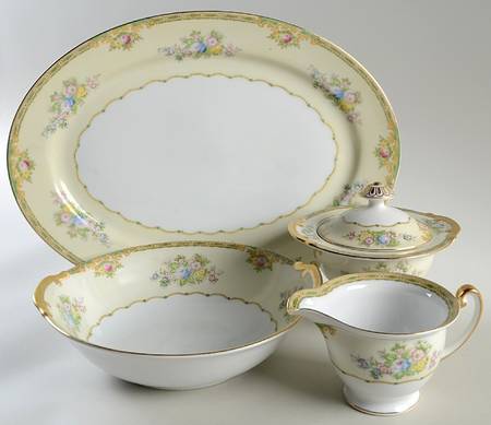 Woodbine 5 Piece Hostess Set