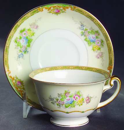 Woodbine Footed Cup & Saucer Set