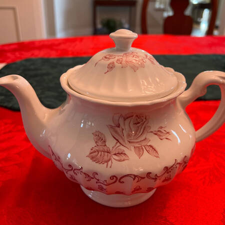 Chantilly Teapot & Lid