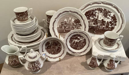 Colonial Brown Salt & Pepper Set