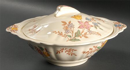 Cotswold Round Covered Vegetable