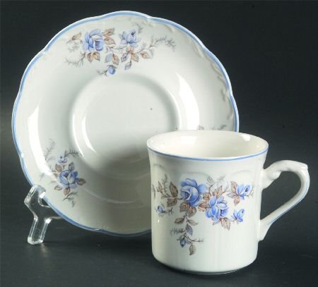Dellwood Flat Cup & Saucer Set