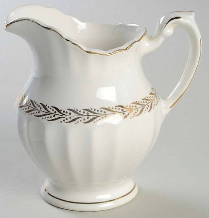 Garland (Gold Laurel) Creamer