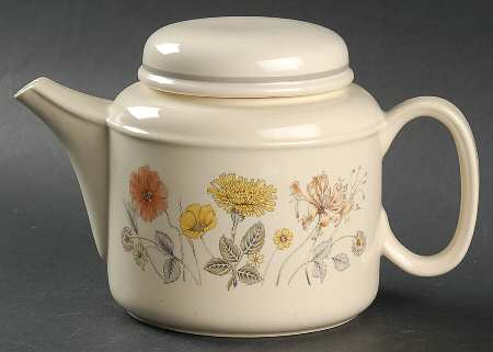 Hedgerow Teapot & Lid