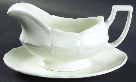 Heirloom White Gravy Boat & Underplate/Relish