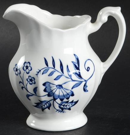 Legato Blue Creamer