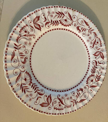 Legato (Red On White) Dinner Plate