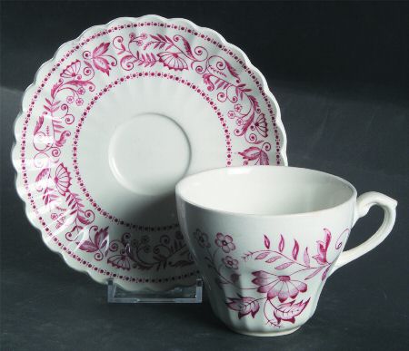 Legato (Red On White) Flat Cup & Saucer Set
