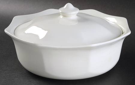 Liberty White Round Covered Vegetable