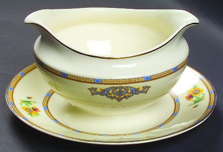 The Margate Gravy Boat with Attached Underplate