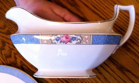 MEK25 Gravy Boat