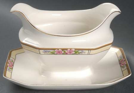 Nebraska Cream Gravy Boat with Attached Underplate