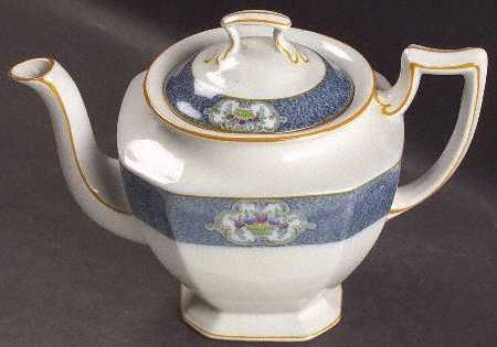 Newark (Blue On White) Teapot & Lid