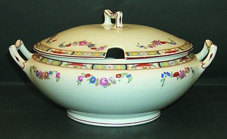 Richmond (White Background) Tureen &  Lid