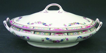 Richmond (White Background) Oval Covered Vegetable