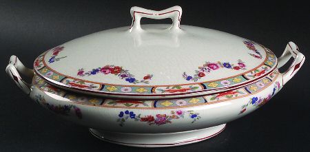 Richmond (White Background) Round Covered Vegetable