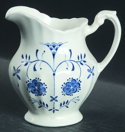 Scandia Creamer