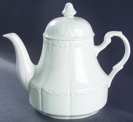 Sterling Colonial Teapot & Lid