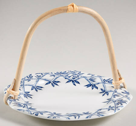 Trellis Blue 5 3/8"-5 5/8" Bamboo Handled Serving Plate  HC