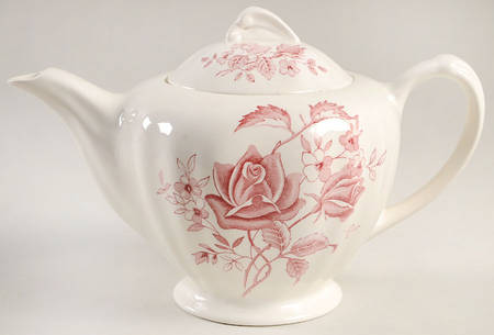 Tudor Roses Pink (Semi Scalloped, Cream Bckgrnd) Teapot & Lid