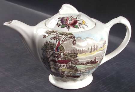 Welcome Home (Cream Background) Teapot & Lid