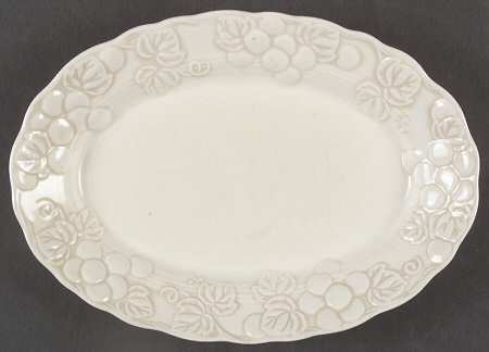 Antique Grape White 9" Oval Serving Platter