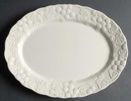 Antique Grape White 14" Oval Serving Platter by Metlox - Poppytrail - Vernon