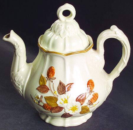 Autumn Berry Teapot & Lid