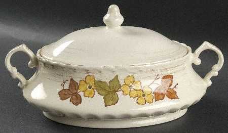 Autumn Leaves 1.25 Quart Oval Covered Casserole