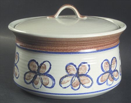 Bandero 2 Qt Round Covered Casserole