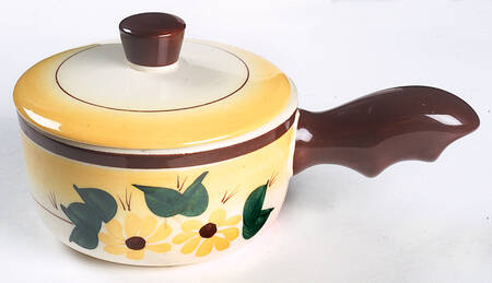 Brown Eyed Susan (Montecito Shape) Chicken Pie Server & Lid