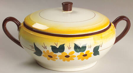Brown Eyed Susan (Montecito Shape) 2.25 Qt Round Covered Casserole