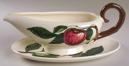 California Apple Gravy Boat & Underplate/Relish