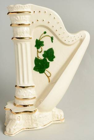 California Ivy 9" Harp Vase